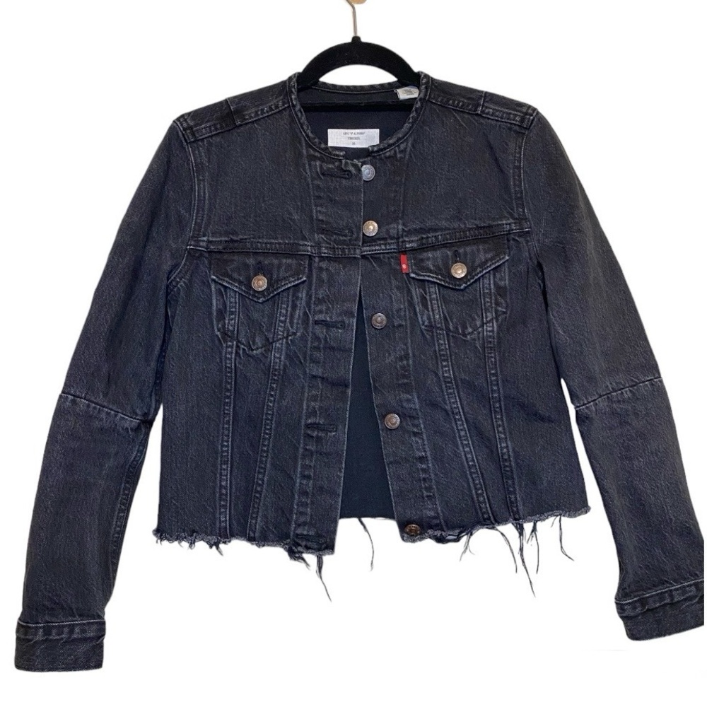 Levi's cropped distressed black jean jacket 100% cotton